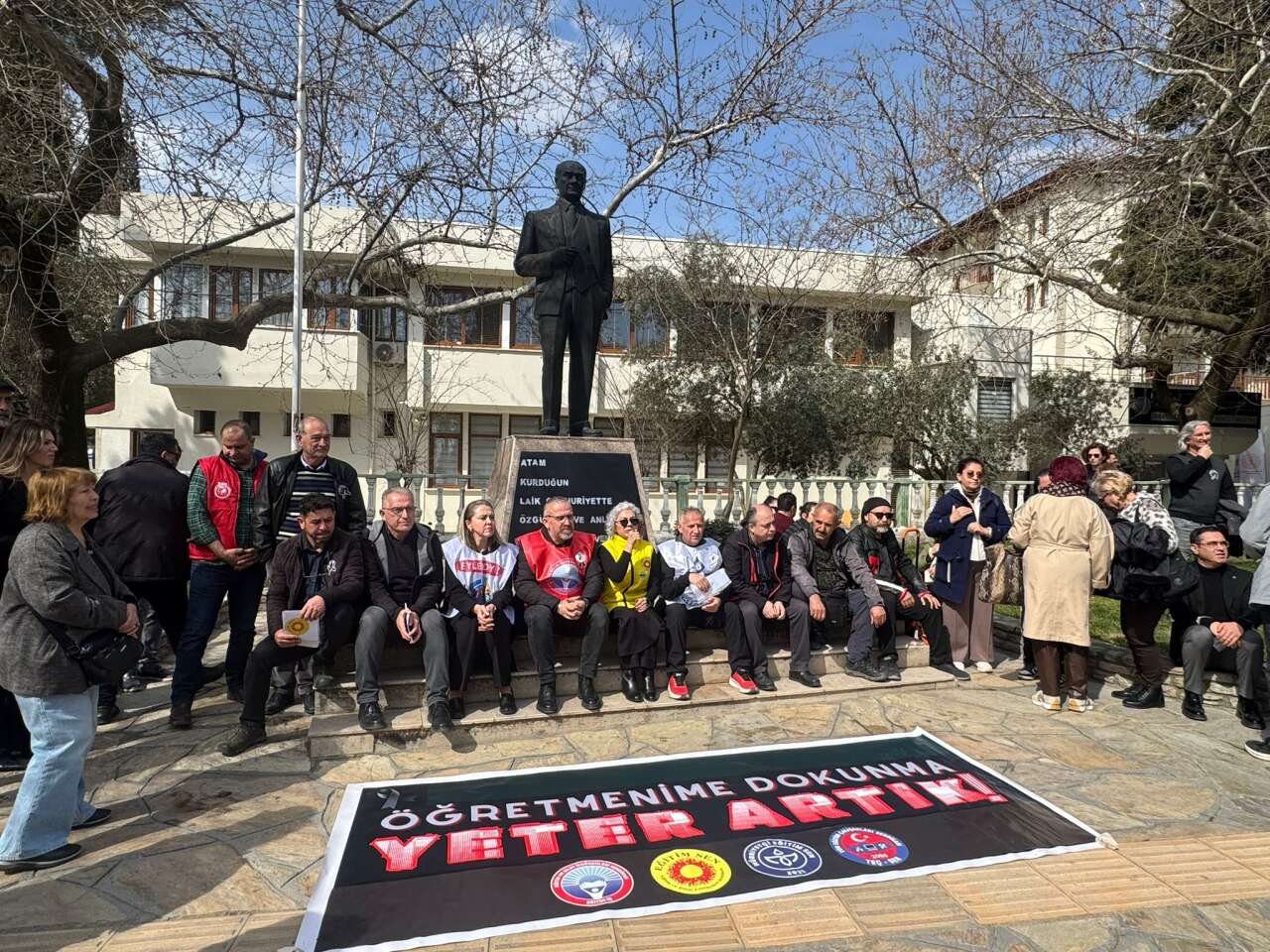 Muğla’da Eğitimciler Ayakta: Öldürülen Fatma Öğretmen İçin İşi Bıraktılar 2